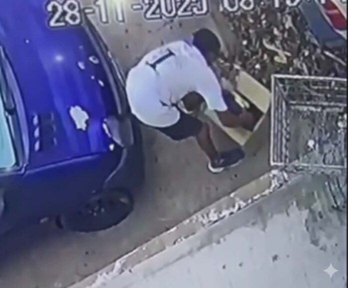 f889d640-f3d2-46f0-b119-45a99d66f9c2