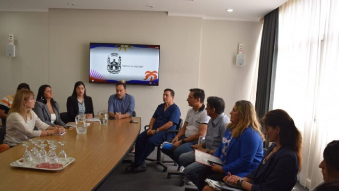 ilustracion_nota_a_vanesa_morales_mesa_de_trabajo_y_entega_de_certificados_2