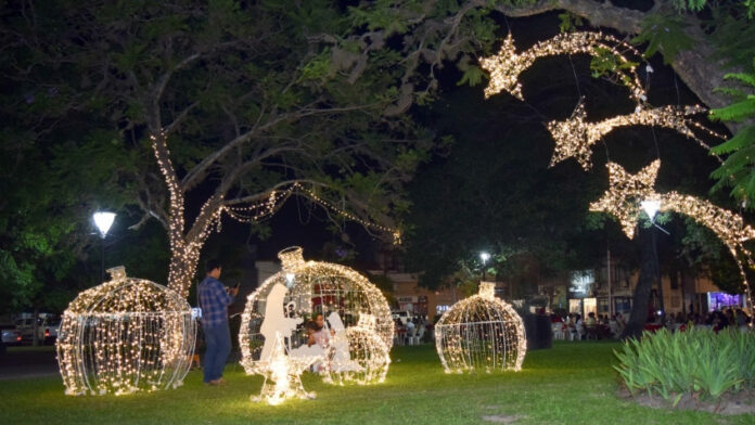 la_navidad_en_plaza_mitre_8_sagrada_famil