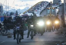 Bolivia despliega un fuerte operativo para liberar rutas bloqueadas en medio de la crisis social