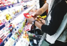 Las ventas en supermercados cayeron 3,7% interanual en abril