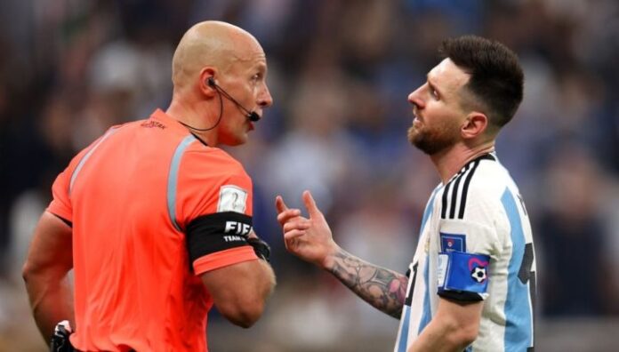 arbitro para el partido de Argentina