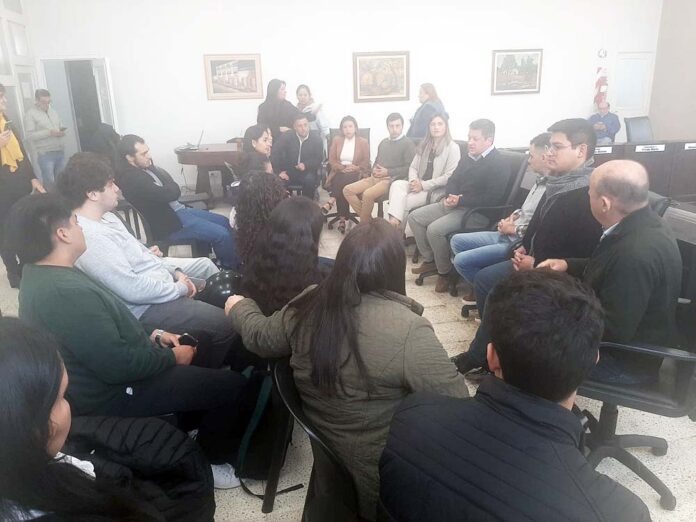 estudiantes universitarios en el concejo