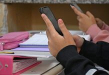 Corrientes: el 50% de chicos de 8 años usa un celular propio