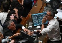 El Gobierno afirmó que la morosidad de las familias empezó a bajar y cuestionó los proyectos de la oposició