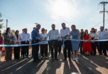 El Gobernador inauguró la pavimentación del acceso a la maderera Zozzoli en Santo Tomé