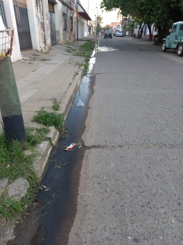 agua en la calle