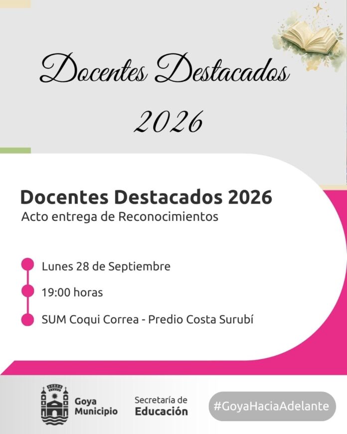 entrega de reconocimiento a docentes