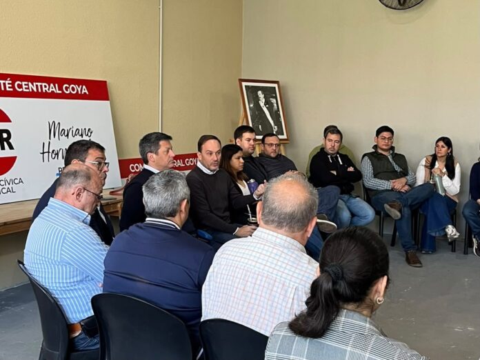 reunion de hormaechea con dirigentes de vamos corrientes